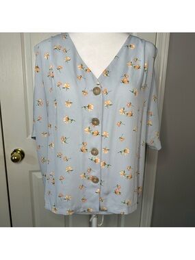 Elodie Top, size Large, button down crop style